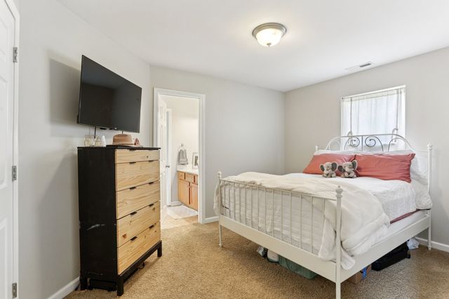 2048 Harvest Ln, Nashville, TN 37218