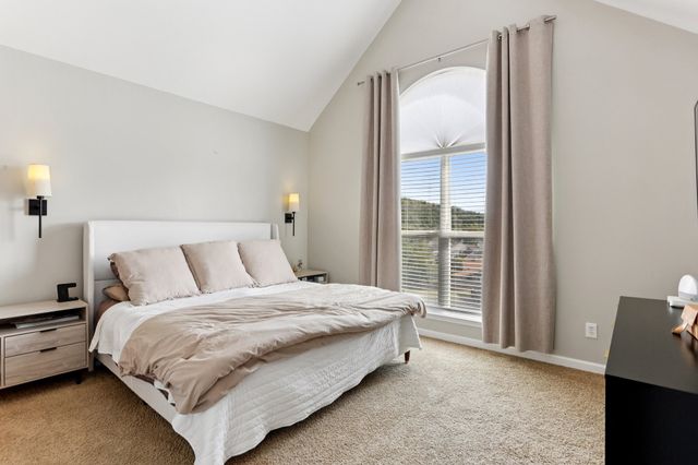 2048 Harvest Ln, Nashville, TN 37218