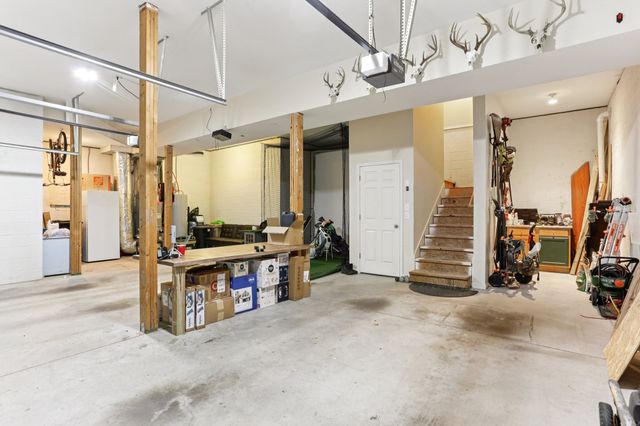 2048 Harvest Ln, Nashville, TN 37218