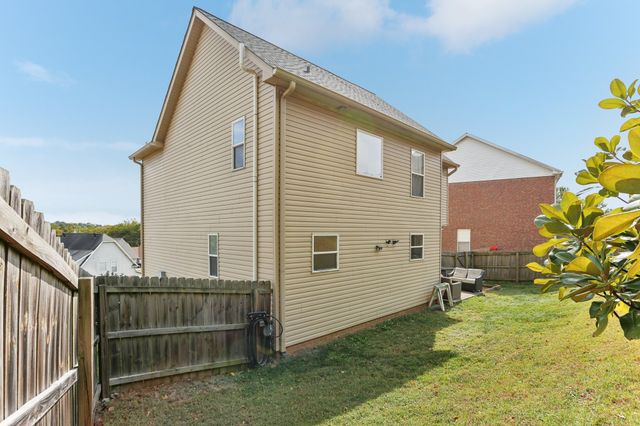 2048 Harvest Ln, Nashville, TN 37218