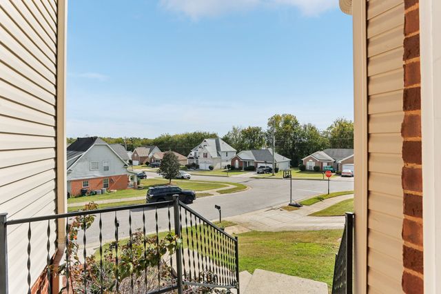 2048 Harvest Ln, Nashville, TN 37218