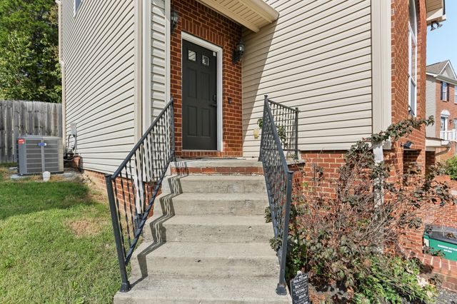 2048 Harvest Ln, Nashville, TN 37218