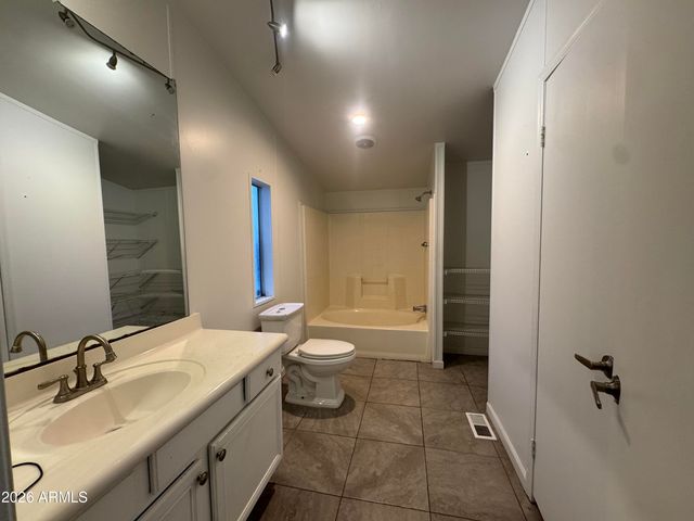 117 E VILLA THERESA Drive, Phoenix, AZ 85022