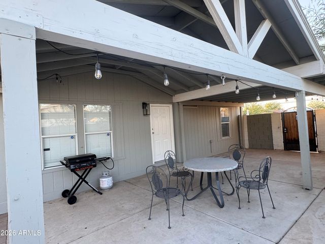 117 E VILLA THERESA Drive, Phoenix, AZ 85022