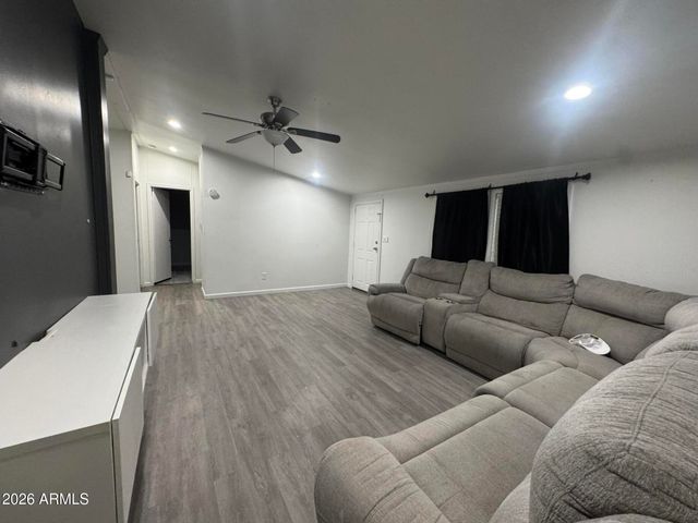 117 E VILLA THERESA Drive, Phoenix, AZ 85022