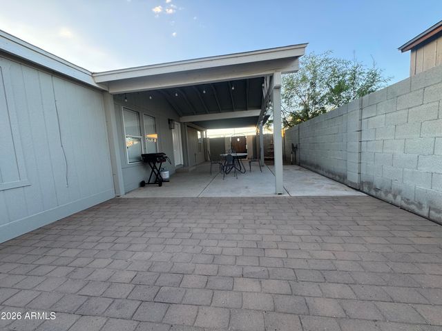 117 E VILLA THERESA Drive, Phoenix, AZ 85022