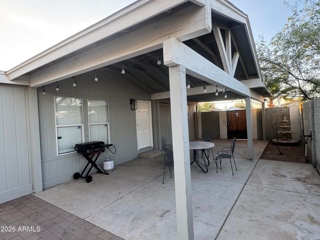 117 E VILLA THERESA Drive, Phoenix, AZ 85022