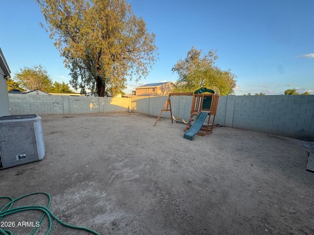 117 E VILLA THERESA Drive, Phoenix, AZ 85022