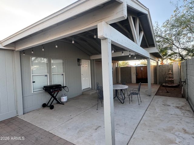 117 E VILLA THERESA Drive, Phoenix, AZ 85022