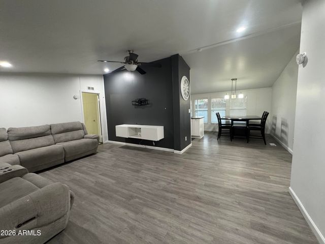 117 E VILLA THERESA Drive, Phoenix, AZ 85022