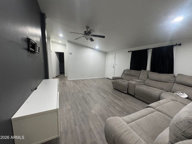 117 E VILLA THERESA Drive, Phoenix, AZ 85022