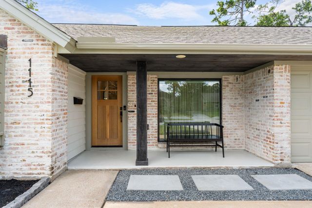1115 Chamboard Lane, Houston, TX 77018