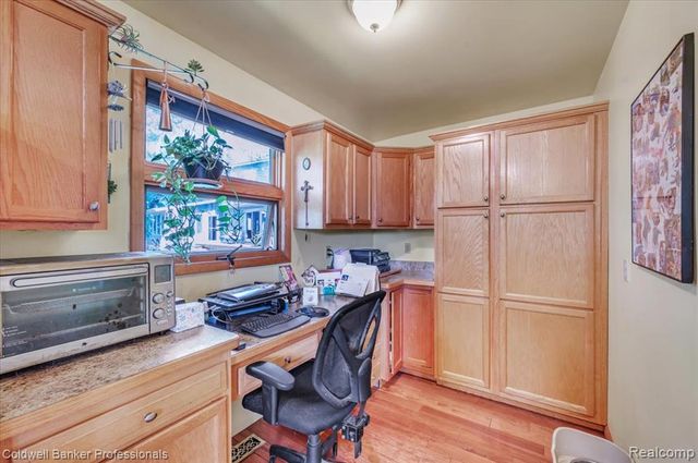 1325 Elkhorn Lake Road, Lake Orion, MI 48362
