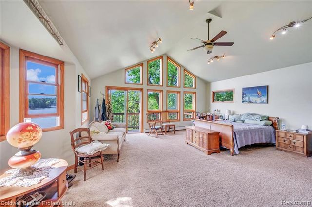 1325 Elkhorn Lake Road, Lake Orion, MI 48362