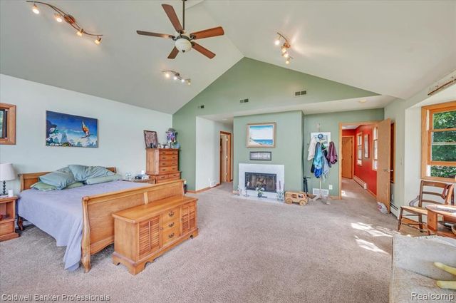 1325 Elkhorn Lake Road, Lake Orion, MI 48362