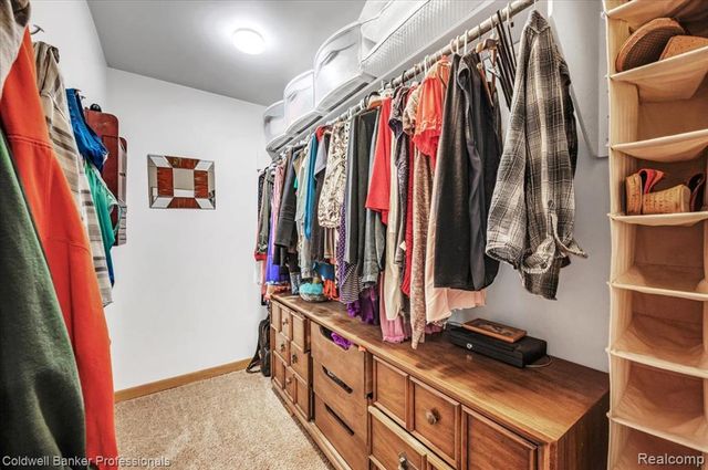 1325 Elkhorn Lake Road, Lake Orion, MI 48362