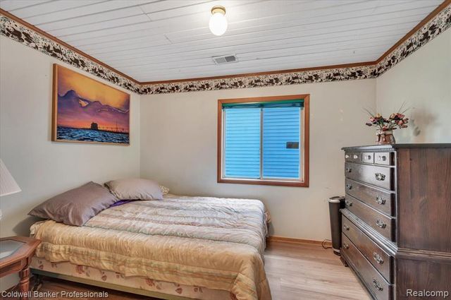 1325 Elkhorn Lake Road, Lake Orion, MI 48362