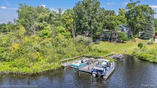 1325 Elkhorn Lake Road, Lake Orion, MI 48362