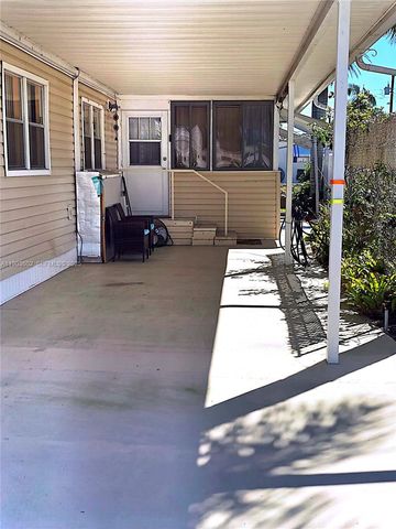4208 S Shady Lane, Boynton Beach, FL 33436