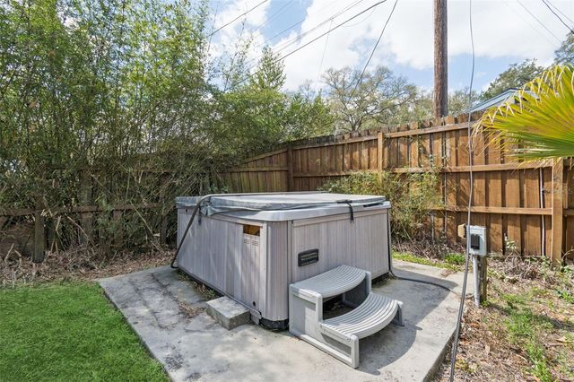 3906 NW 21ST TERRACE, Gainesville, FL 32605