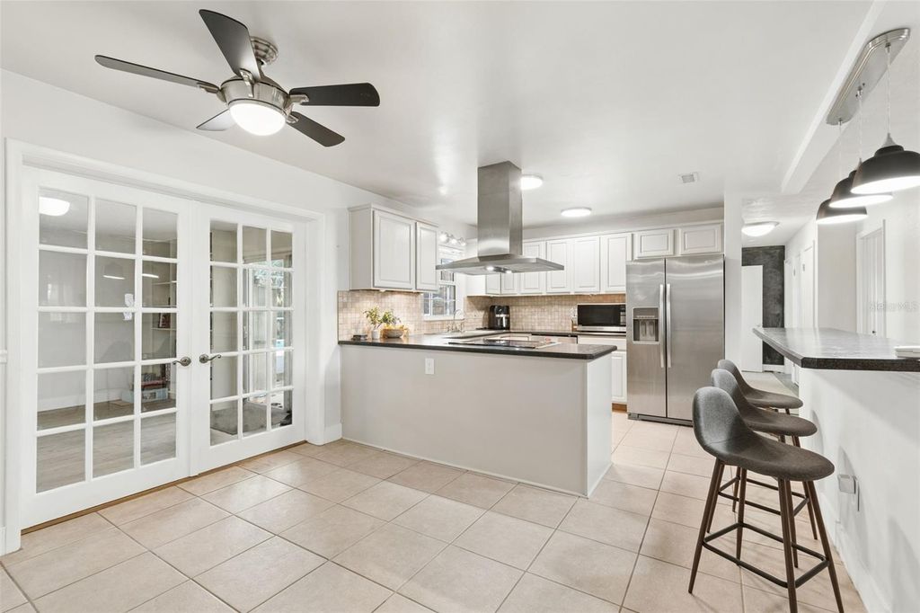 Image 10 of property listing at 3906 NW 21ST TERRACE, Gainesville, FL 32605