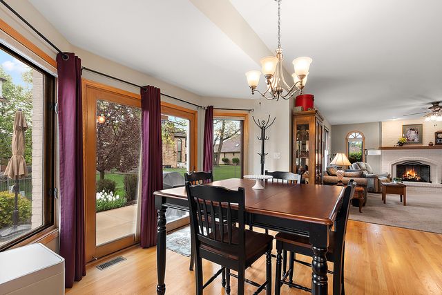1231 Abbey Oaks Drive, Lemont, IL 60439