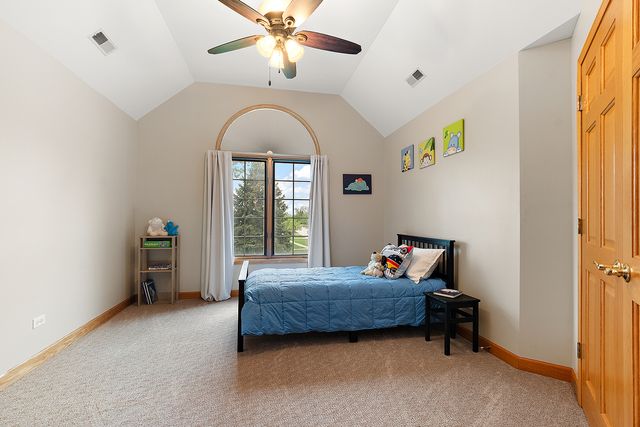 1231 Abbey Oaks Drive, Lemont, IL 60439