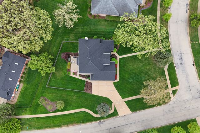1231 Abbey Oaks Drive, Lemont, IL 60439