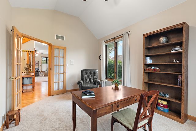 1231 Abbey Oaks Drive, Lemont, IL 60439