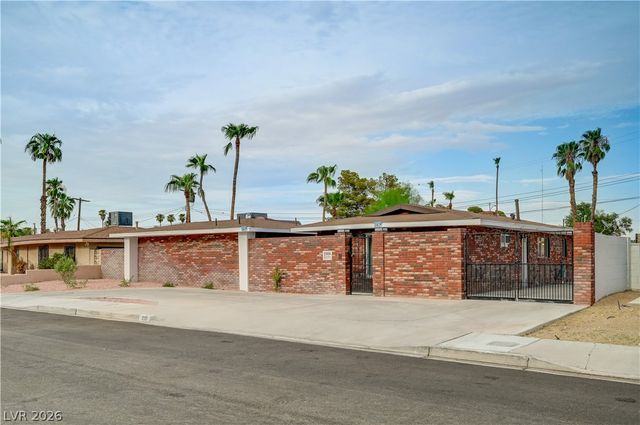 2101 Santiago Street, Las Vegas, NV 89104