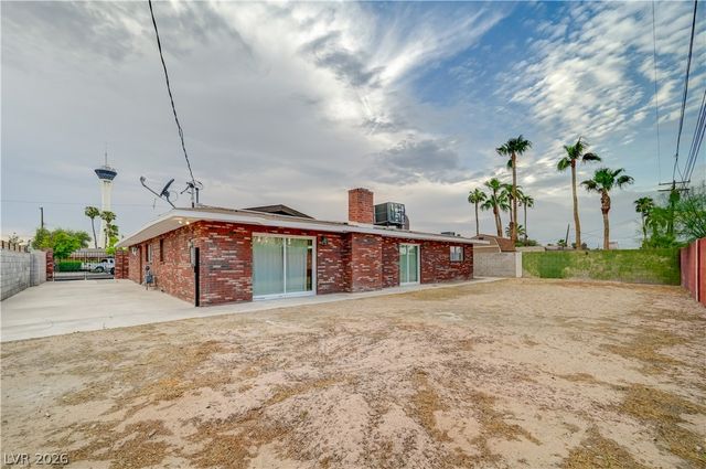 2101 Santiago Street, Las Vegas, NV 89104