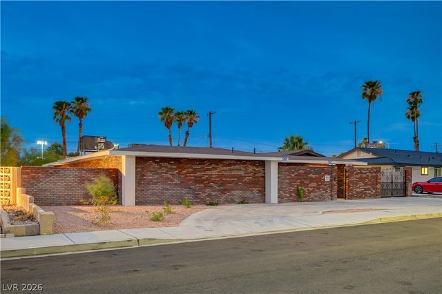 2101 Santiago Street, Las Vegas, NV 89104
