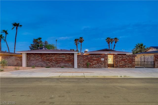2101 Santiago Street, Las Vegas, NV 89104