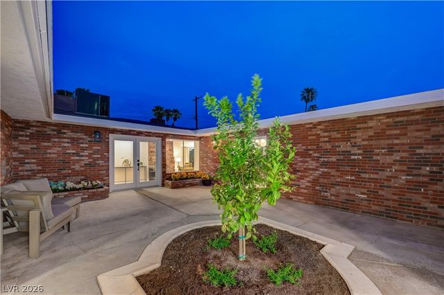 2101 Santiago Street, Las Vegas, NV 89104
