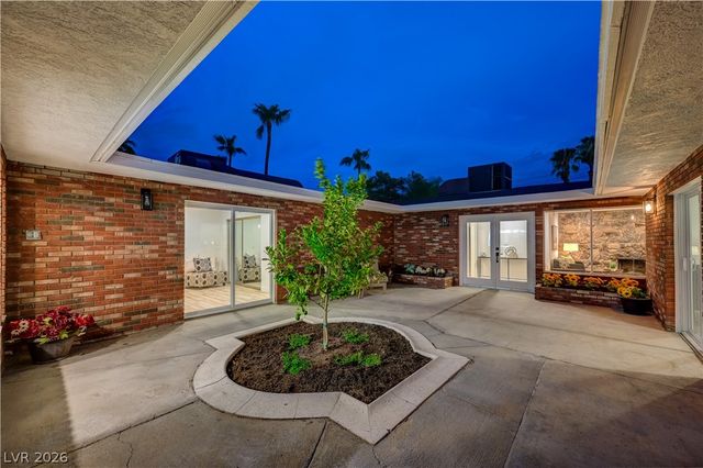 2101 Santiago Street, Las Vegas, NV 89104