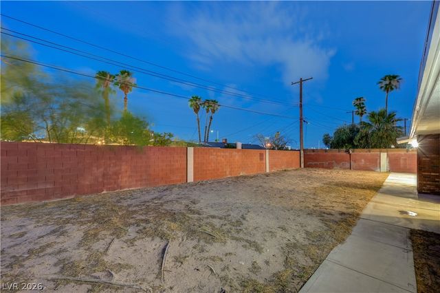 2101 Santiago Street, Las Vegas, NV 89104
