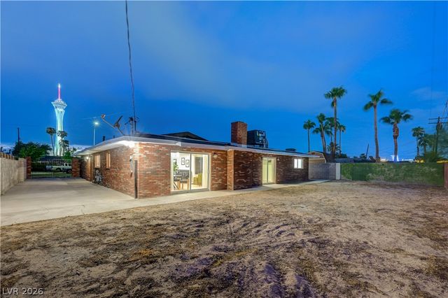 2101 Santiago Street, Las Vegas, NV 89104