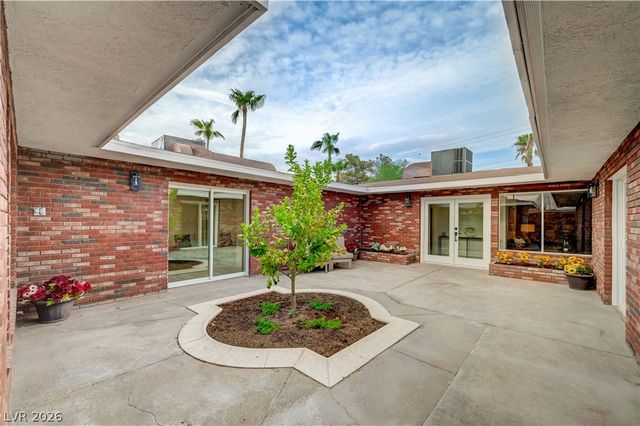 2101 Santiago Street, Las Vegas, NV 89104
