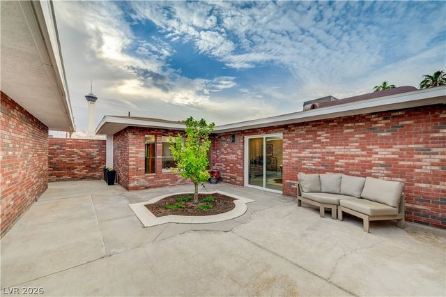 2101 Santiago Street, Las Vegas, NV 89104