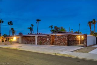 2101 Santiago Street, Las Vegas, NV 89104