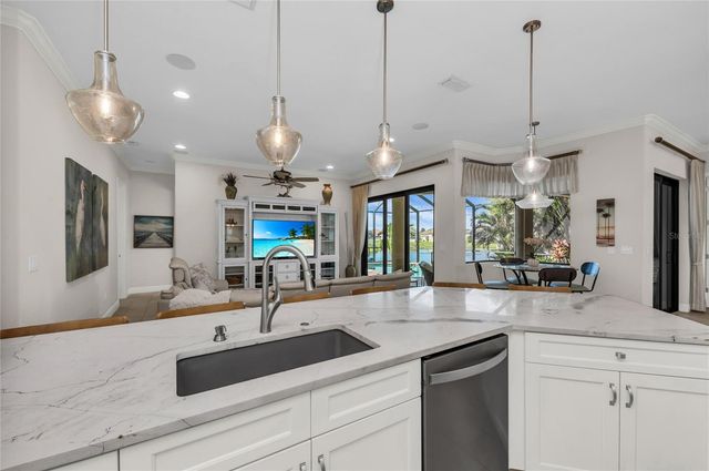 6224 SIGNATURE POINTE LANE, Bradenton, FL 34210