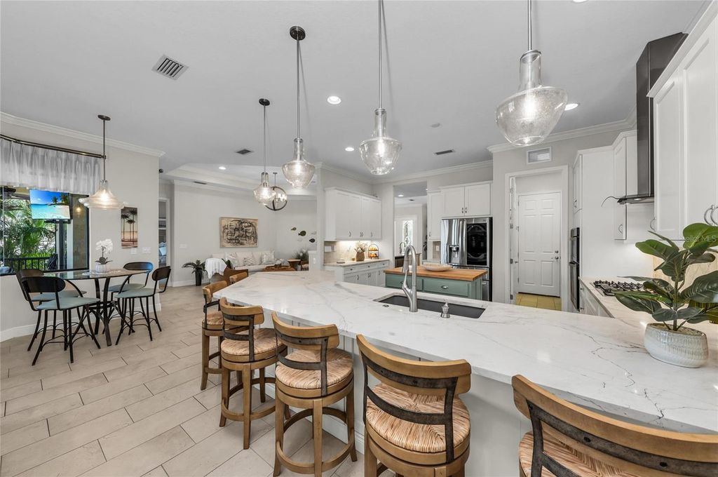 Image 17 of property listing at 6224 SIGNATURE POINTE LANE, Bradenton, FL 34210