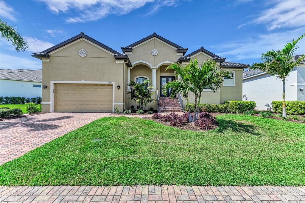 Image 3 of property listing at 6224 SIGNATURE POINTE LANE, Bradenton, FL 34210