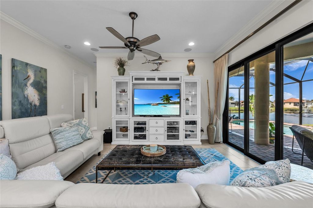 Image 25 of property listing at 6224 SIGNATURE POINTE LANE, Bradenton, FL 34210