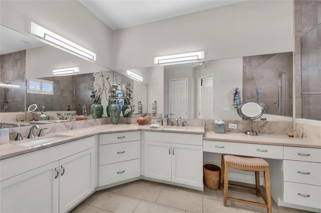 Image 32 of property listing at 6224 SIGNATURE POINTE LANE, Bradenton, FL 34210