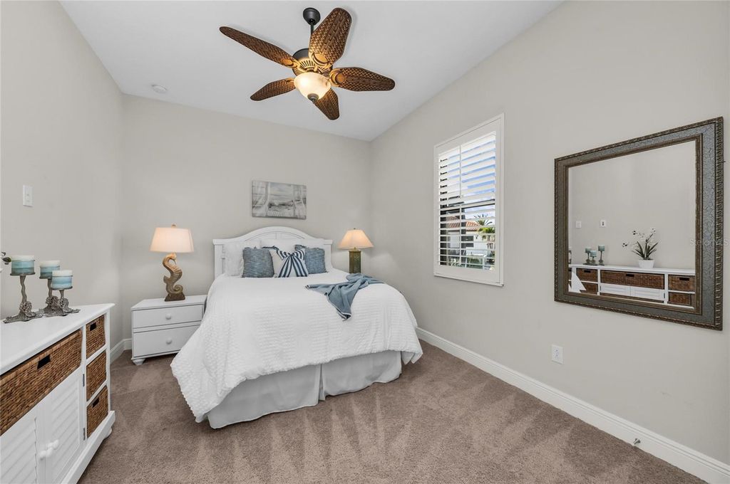 Image 37 of property listing at 6224 SIGNATURE POINTE LANE, Bradenton, FL 34210