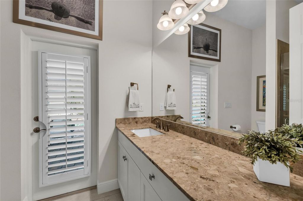 Image 39 of property listing at 6224 SIGNATURE POINTE LANE, Bradenton, FL 34210