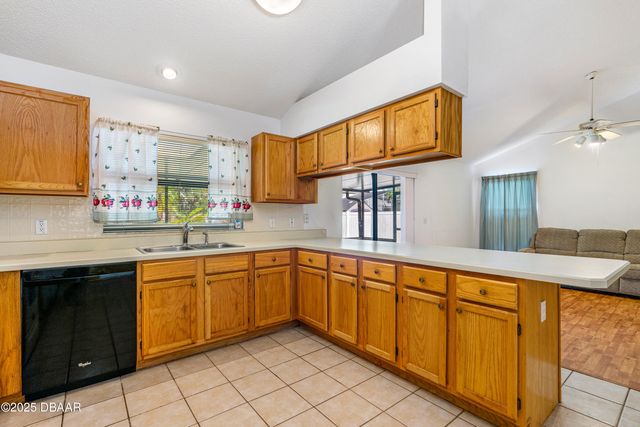 1392 Surrey Park Drive, Port Orange, FL 32128