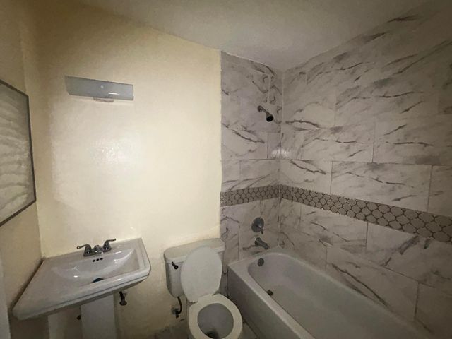 2691 NW 8th Street, Pompano Beach, FL 33069