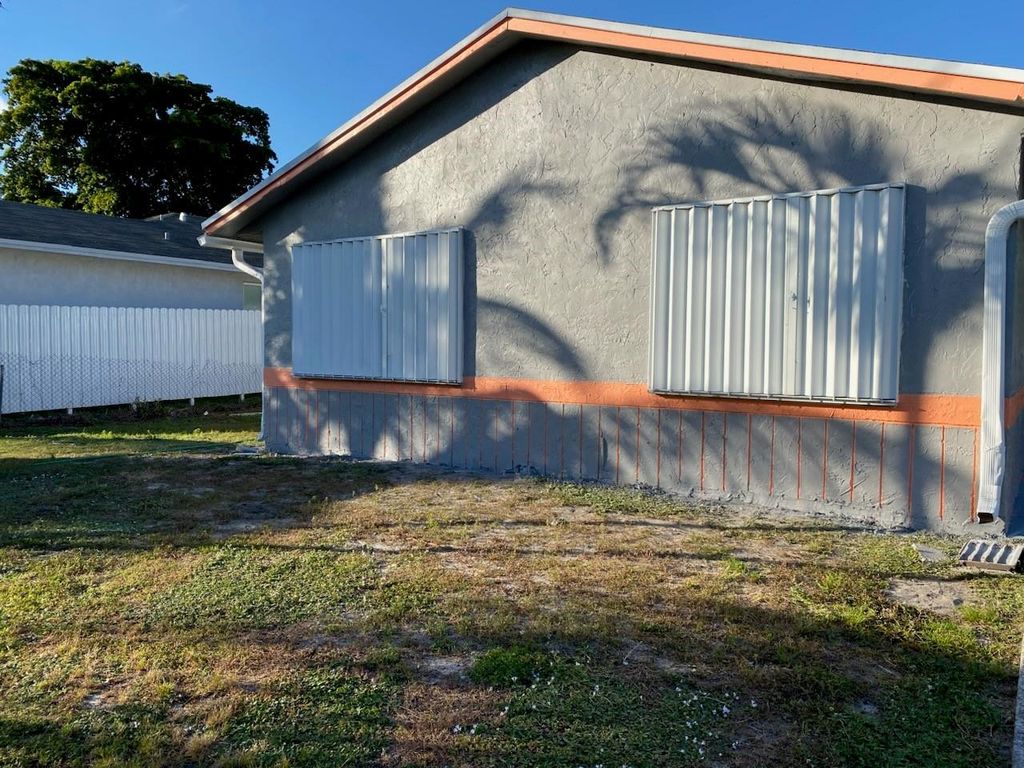 2691 NW 8th Street, Pompano Beach, FL 33069